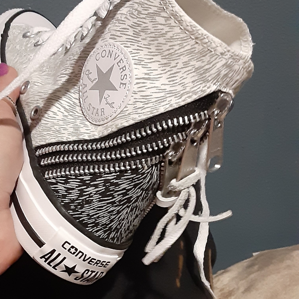 Converse - Picture 3 of 6